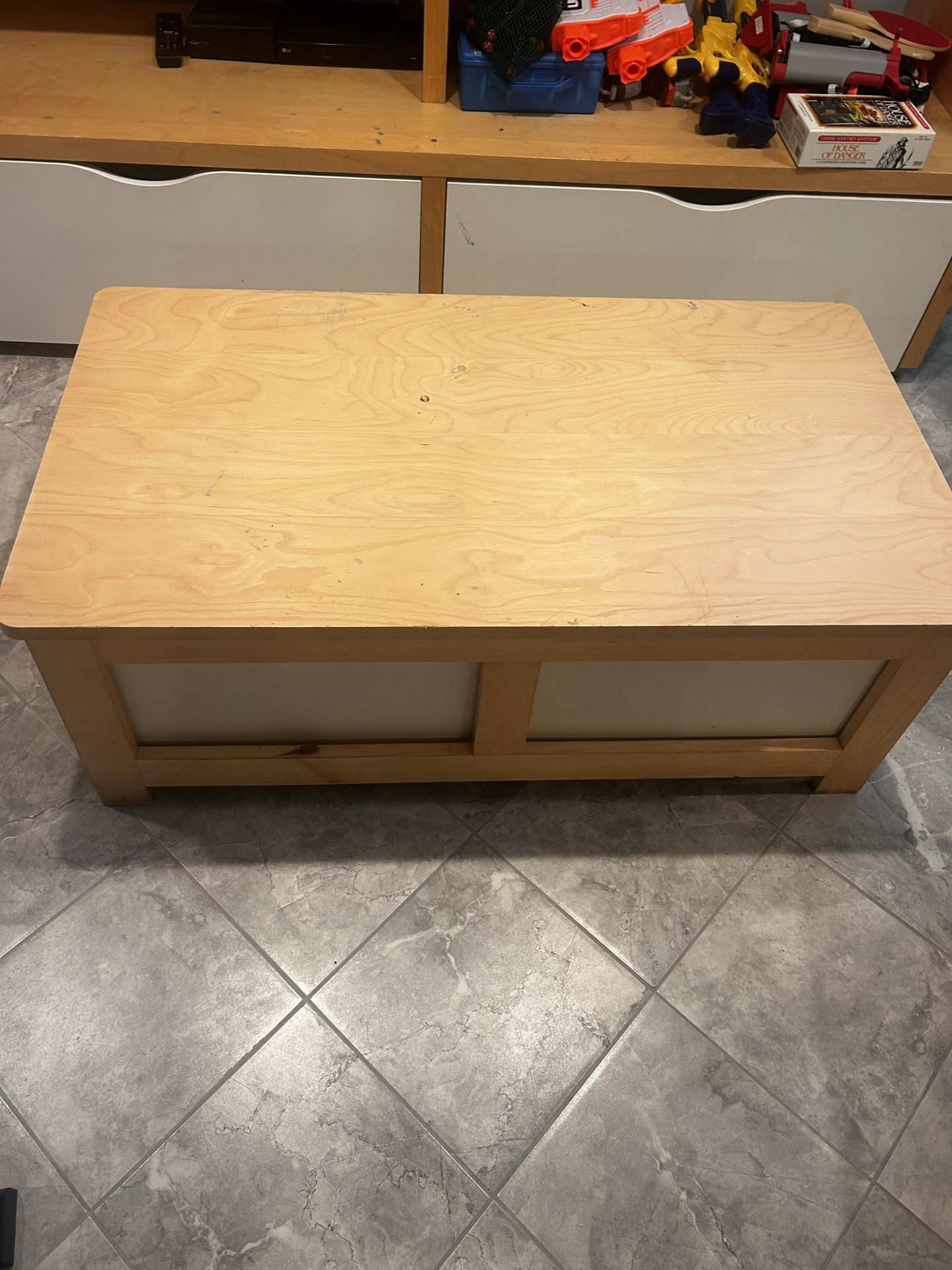 storage ottoman/coffee table