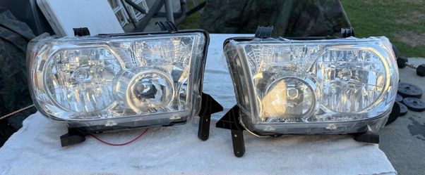 07-13 Toyota Tundra Factory Style Headlights