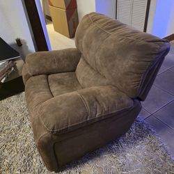 LAZY BOY RECLINER CHAIR...