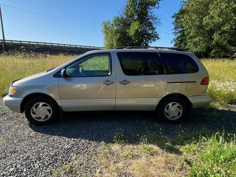 2000 Toyota Sienna