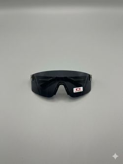 Oakley Shield Wrap Sunglasses Tinted Black Lens Black Plastic Frame Men