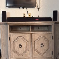 Riverside Furniture, Corinne  Media Chest, Acacia,  Width	 55 inch(es)  Height	 36 inch(es) Depth	19 inch(es) No Drawers