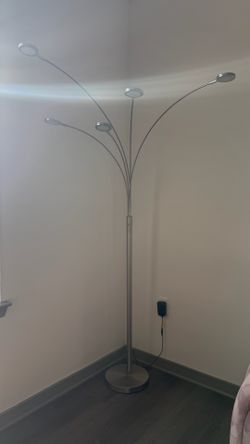 Tree Floor Lamp With 5 Adjustable Arms