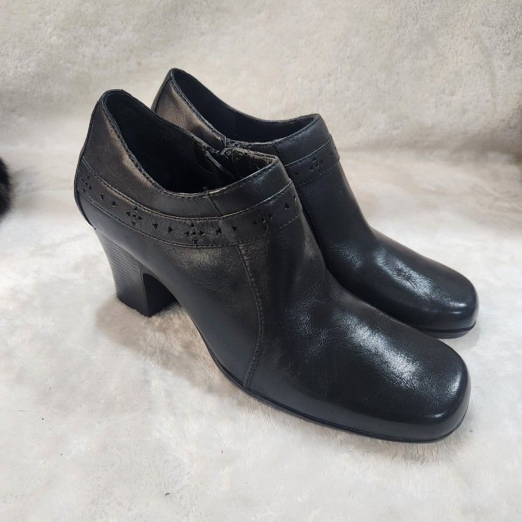 NEW - Clarks Leather Black Booties Size 7.5-8