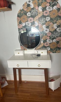 Eld Light Up Desk