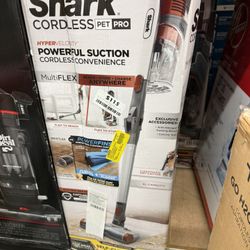 Shark Cordless Pet Pro Powerful Suction Cordless Convenience 