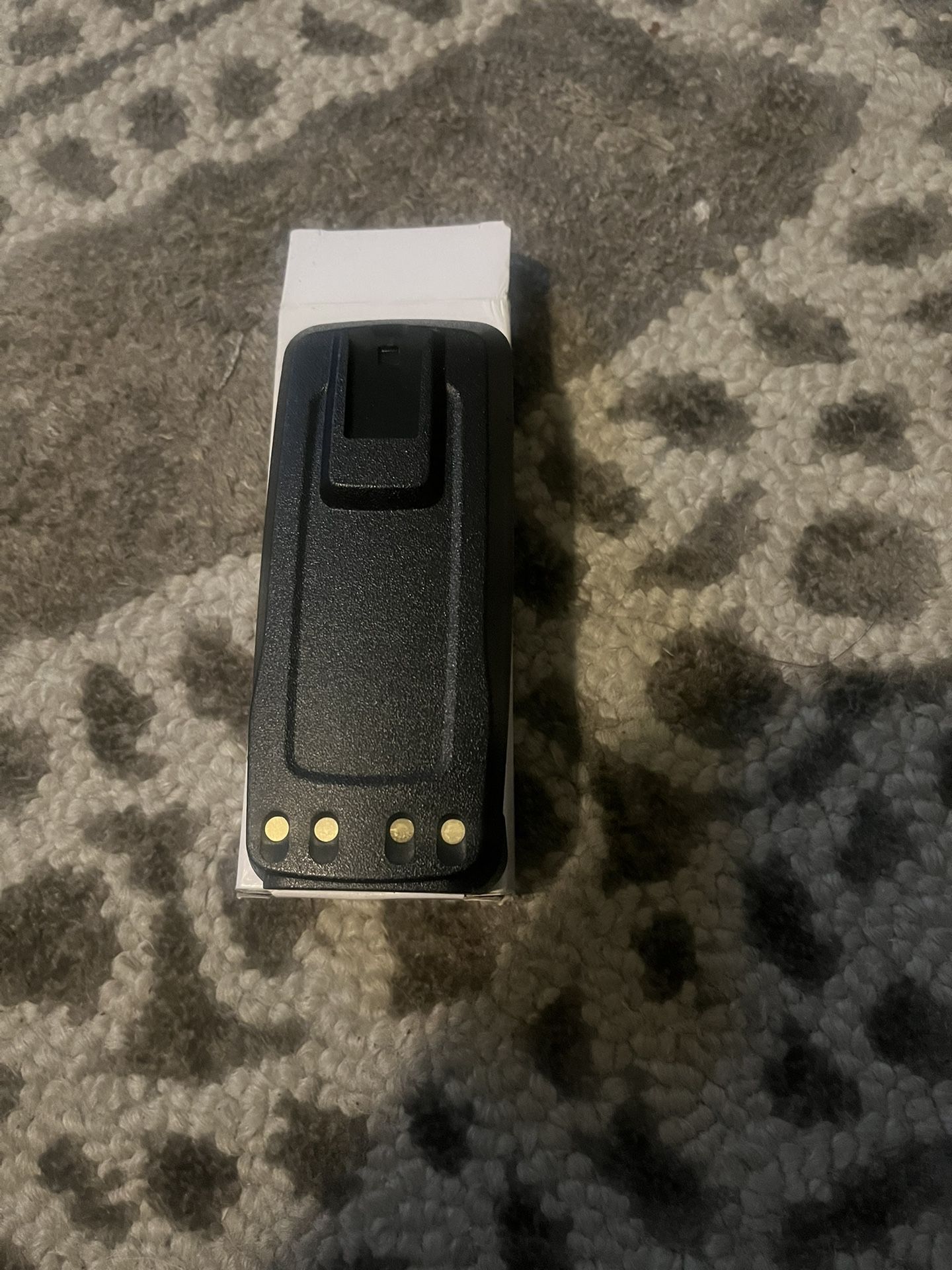 1 battery 7.4v   15.9 Wh.   PMNN4077C