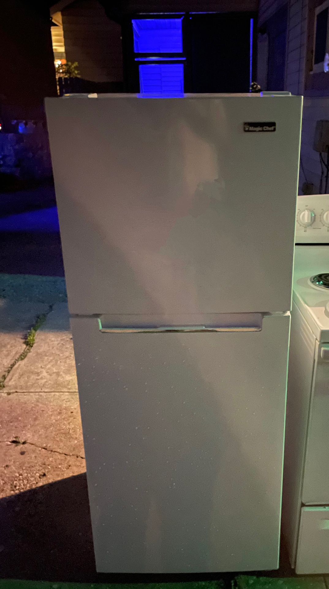 Refrigerator - Magic Chief White