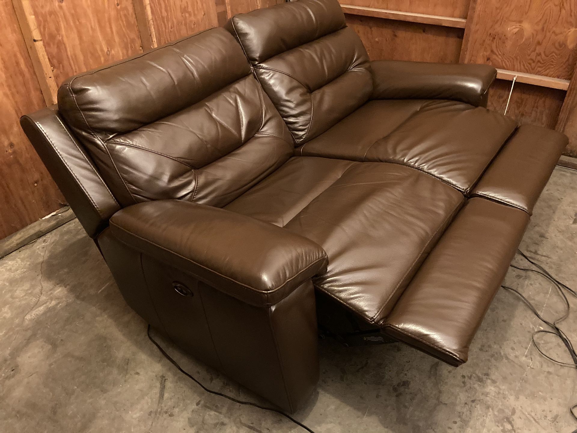 Power electric Recliner Loveseat - free Delivery
