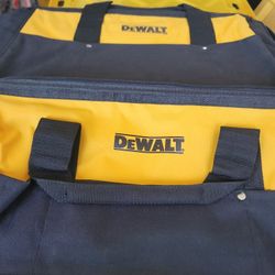 2 DEWALT BAGS NEW L 19X 11