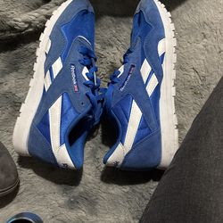 Reebok 5.5y/7women