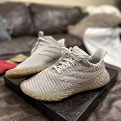 Adidas Sobakov Size 10 Sesame