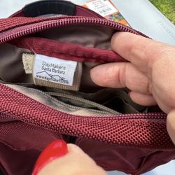 DAYMAKERS BURGUNDY TEXTURED ZIP UP CARRY BAG