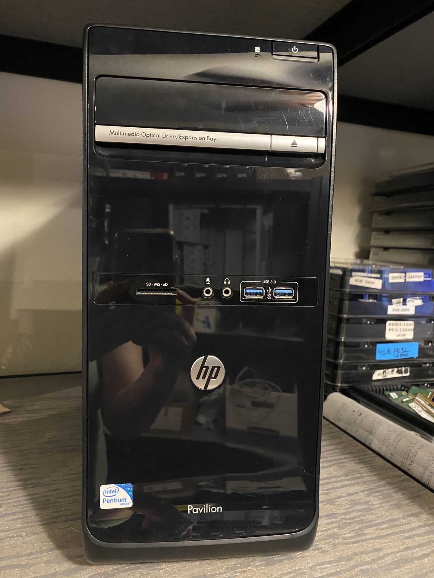 Pentium Computer Win 11, Office, DVD Burner, and 8GB of Ram!