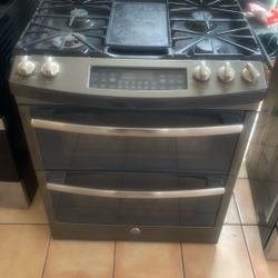 GE Stove 2 Ovens 