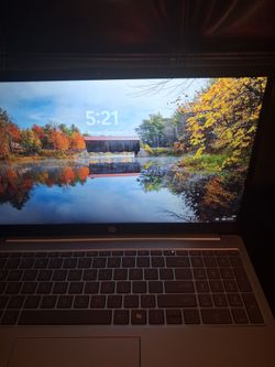 HP - 15.6" Full HD Touchscreen Laptop - AMD Ryzen 7 16GB Memory - 512GB SSD - Natural Silver