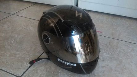 Motorcycle helmet