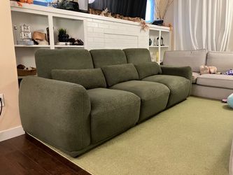 Green couch(DELIVERY AVAILABLE)
