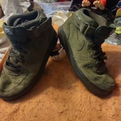 Nike Air Force 1 Mid 07s Size 9