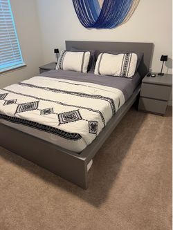 Queen size bedroom set