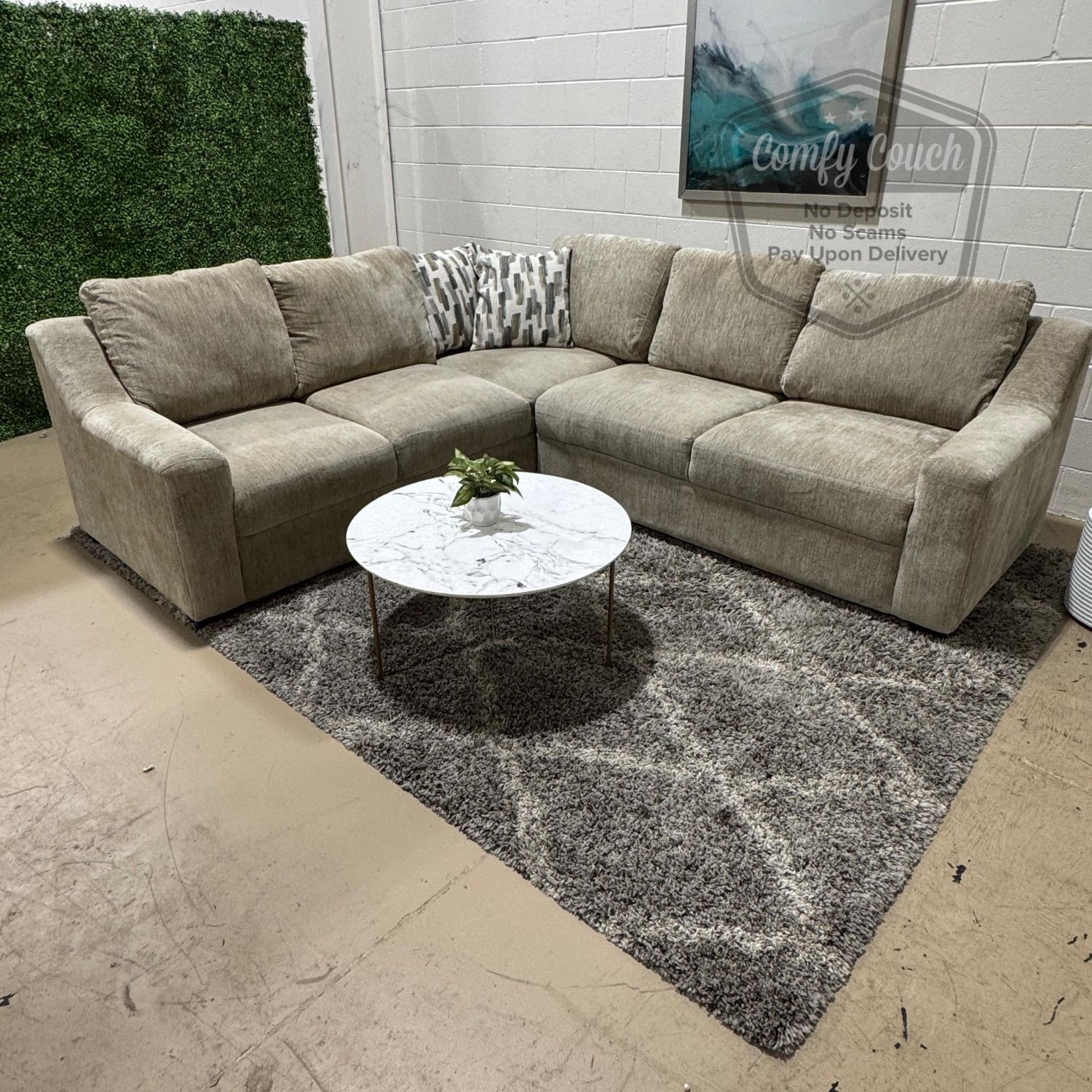 🛋️ Comfy Beige Sectional  (Delivery Available!! )