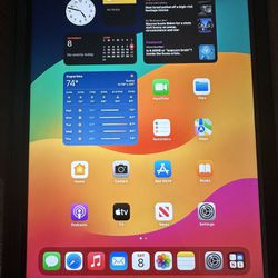 iPad (9th GEN) WIFI Only 64GB W/ OtterBox Hvy Duty Case