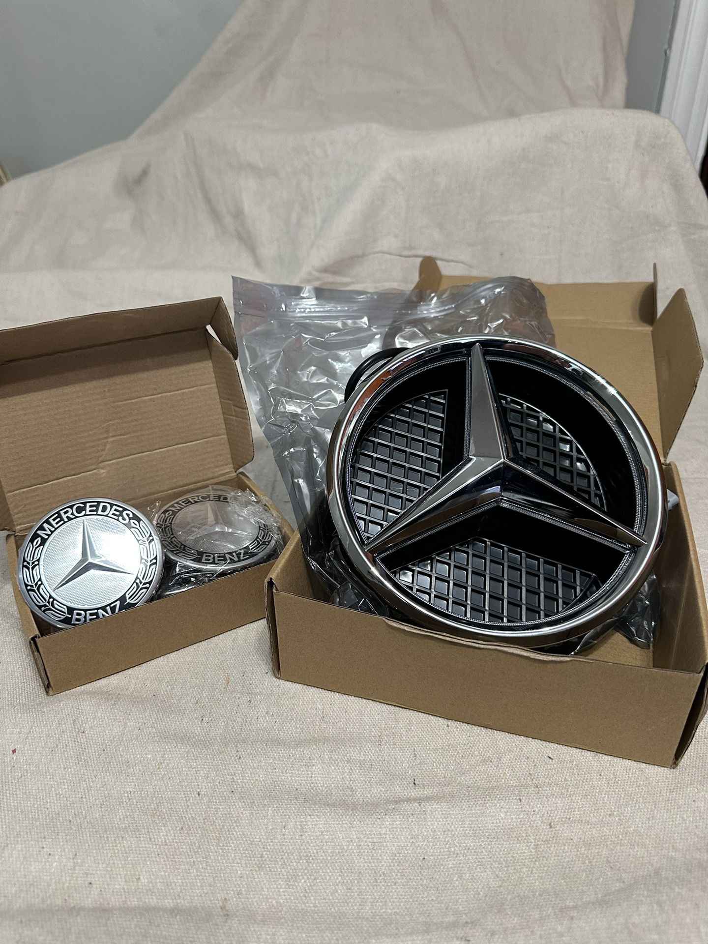 Mercedes Benz Lighted Emblem & Replacement Wheel Caps