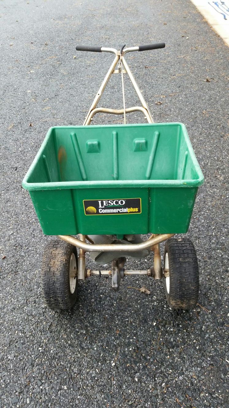 Lesco commercial spreader SPDR 80