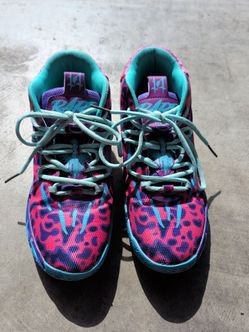 Melo Basketball Shoes