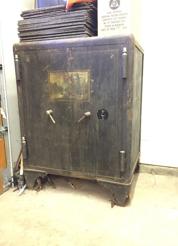 Awesome Mosler Antique safe for trade for Sale in Graham, WA OfferUp
