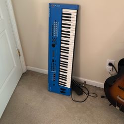 Yamaha MX61 V2 in Blue