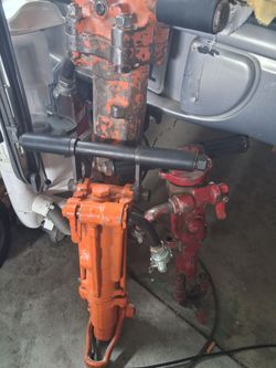 3 pneumatic jack hammers