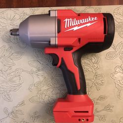milwaukee m18 brushless 1/2" high torque impact wrench w/ friction ring 