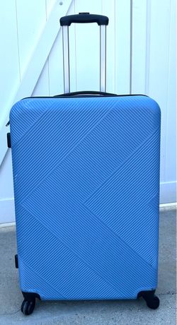 Hard Shell Spinner Suitcase