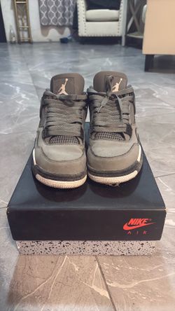 Jordan 3s cool Grey size 9.5
