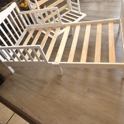 Toddler bed