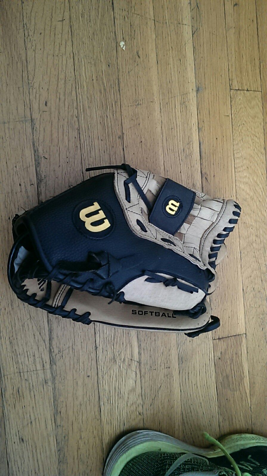 Wilson Leather Softball Glove 13" oversized pocket