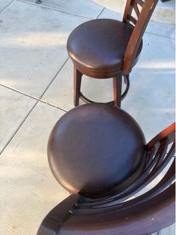 Used swivel bar chairs $50