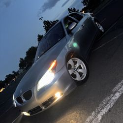 2004 BMW  530i