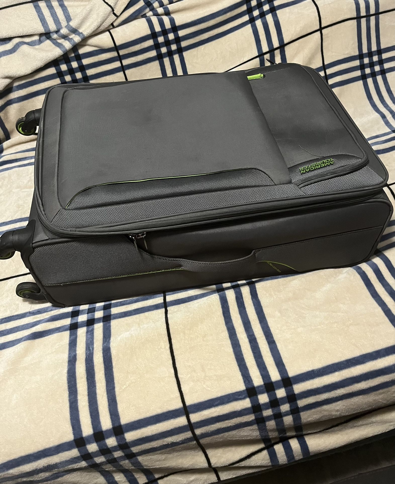 32 inch American Tourister Suitcase/luggage