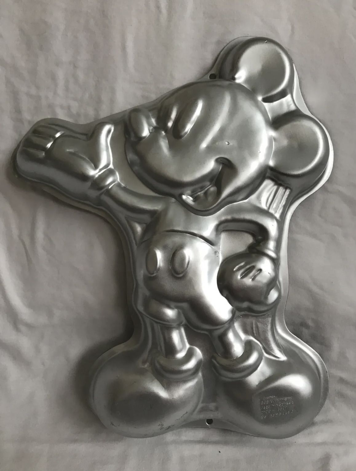 Wilton Mickey Mouse Cake Pan 1995 Disney Full Body Retired Vintage 2105-3601