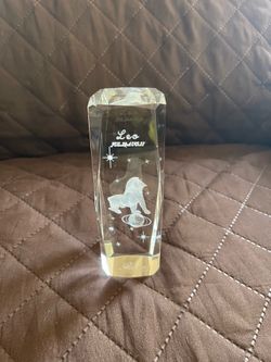 Clear Crystal astronomy sign “Leo” table top decor