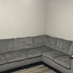 L-sectional couch