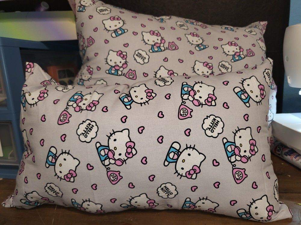 Hello Kitty/Gray 2 pc Pillow Set 
