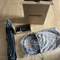 Brand New Unopened ubeesize ring light with tripod