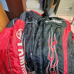 USED YAMAHA SNOWMOBILE JACKET AND GLOVES XXL