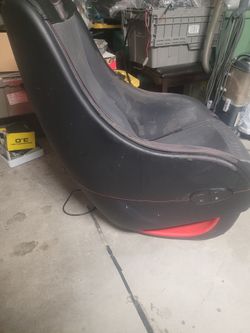 Massaging chair
