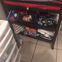 Changing Table With Mattress Pad 