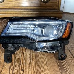 Original jeep grand Cherokee SRT8 2014 left driver side headlight