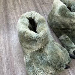 simply basic animal feet slippers — green